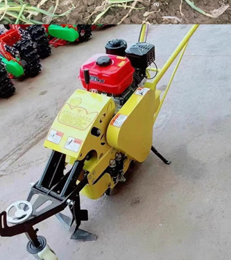 Máy thu hoạch tỏi BÁNH XÍCH BOOYOUNG Phía trước