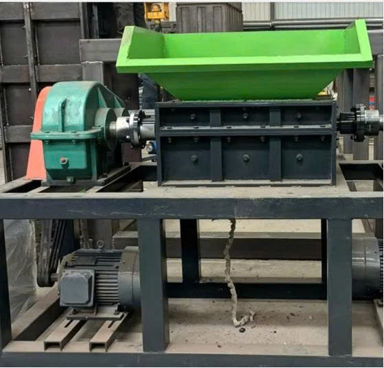 MÁY NGHIỀN PHẾ LIỆU BOOYOUNG