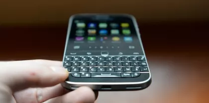 6 smartphone thân máy dày nhưng vẫn hay