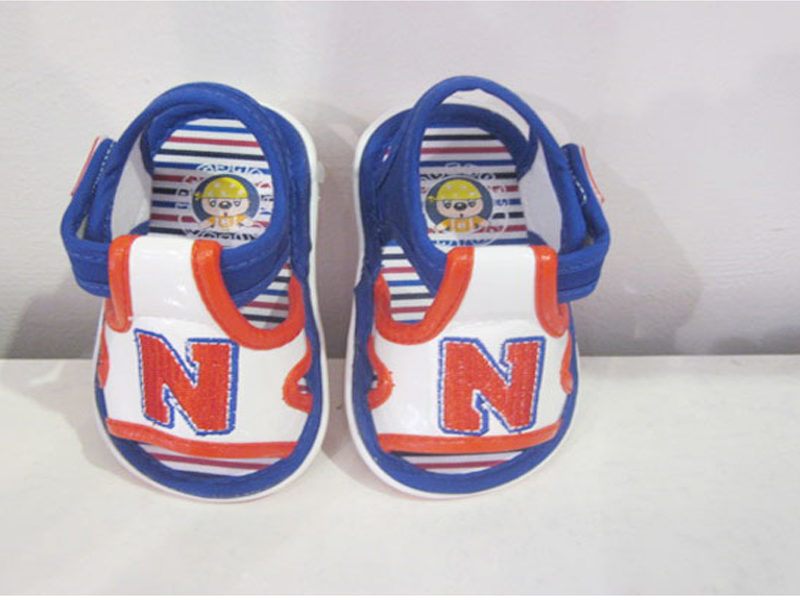 Xăng đan baby size vừa