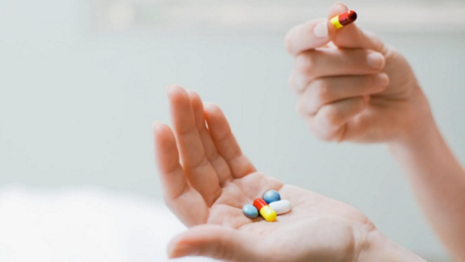 Thời điểm uống vitamin trước hay sau bữa ăn để hấp thu tốt hơn?