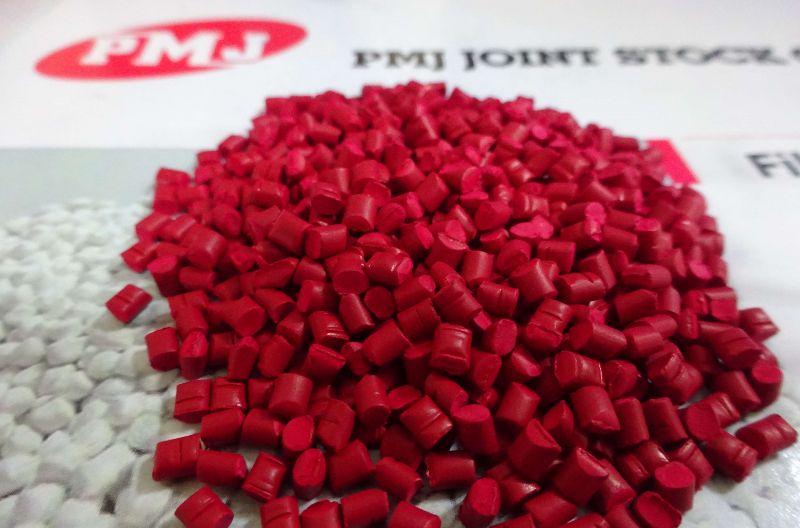 RED MASTERBATCH PM 4039