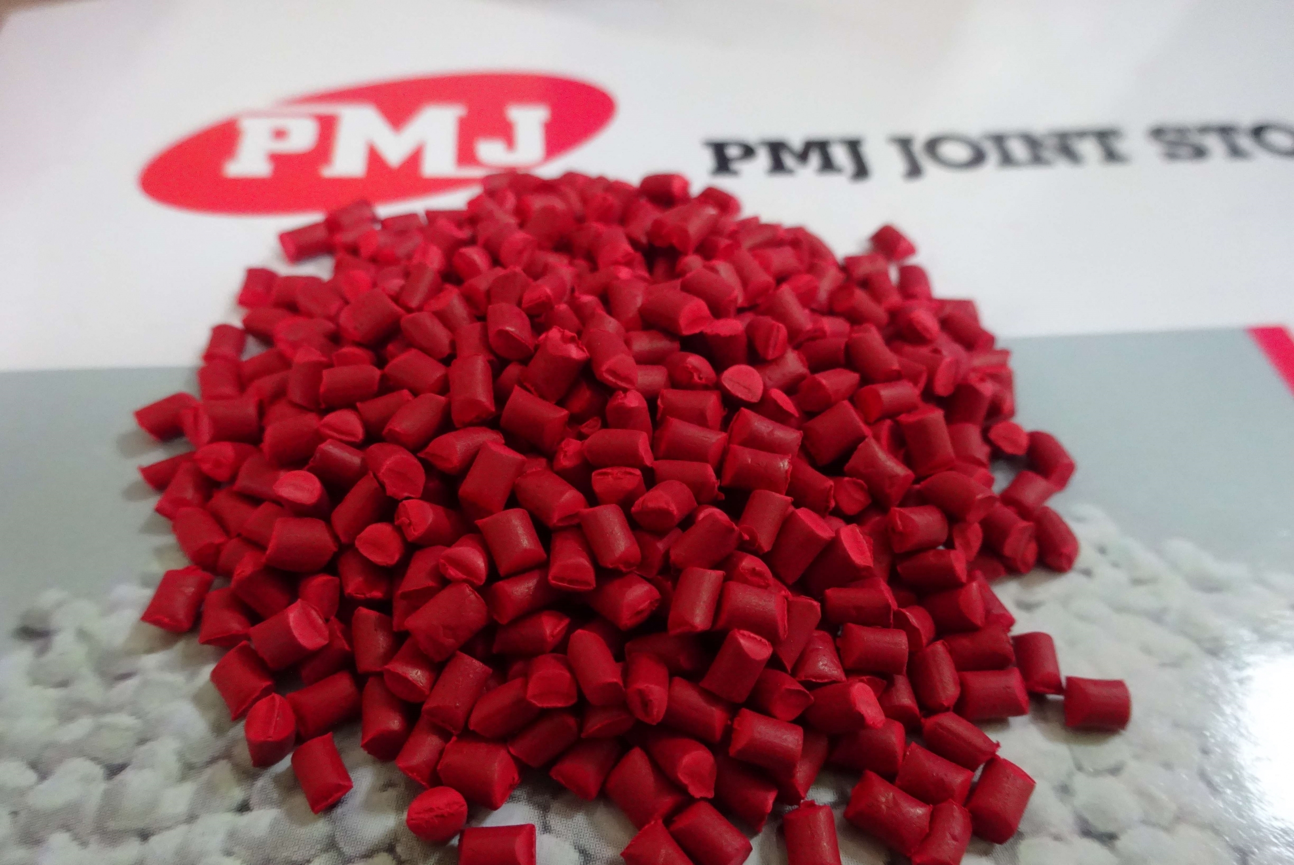 RED MASTERBATCH PM 4051