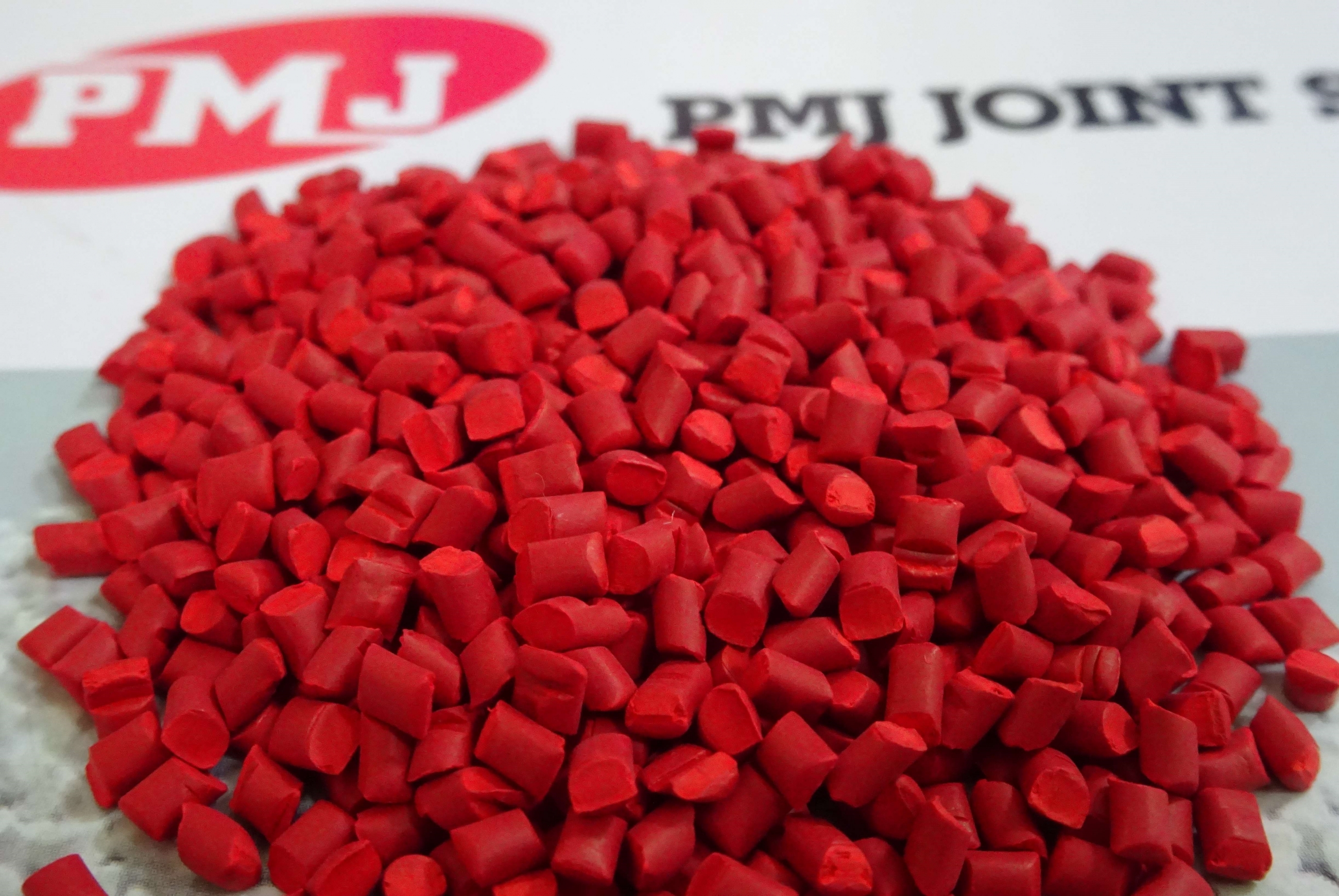 RED MASTERBATCH PM 4015