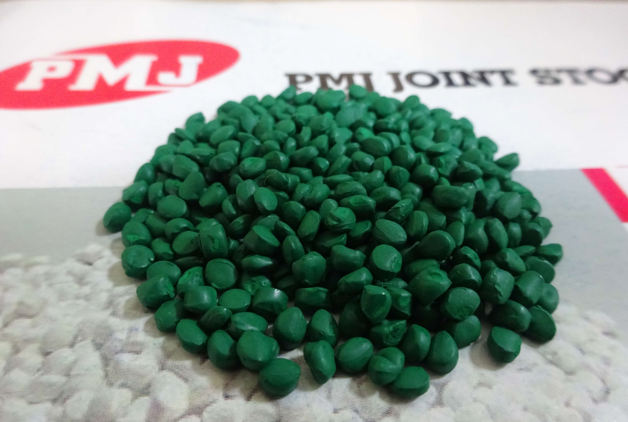 GREEN MASTERBATCH PM 5009