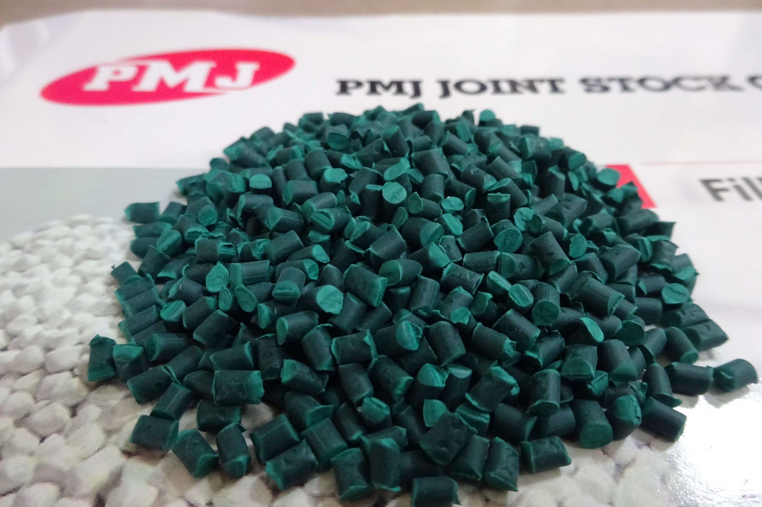 GREEN MASTERBATCH PM 5036