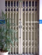 CỬA KÉO ĐÀI LOAN CÓ LÁ U 7 DEM