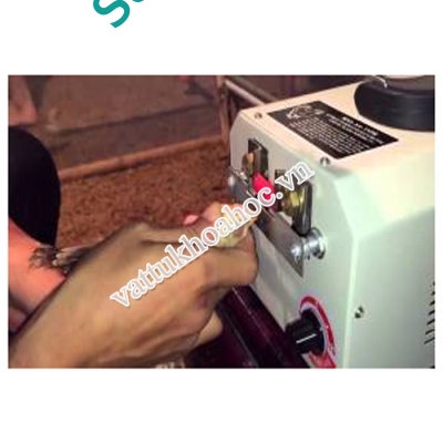 Máy cắt mỏ gà tự động