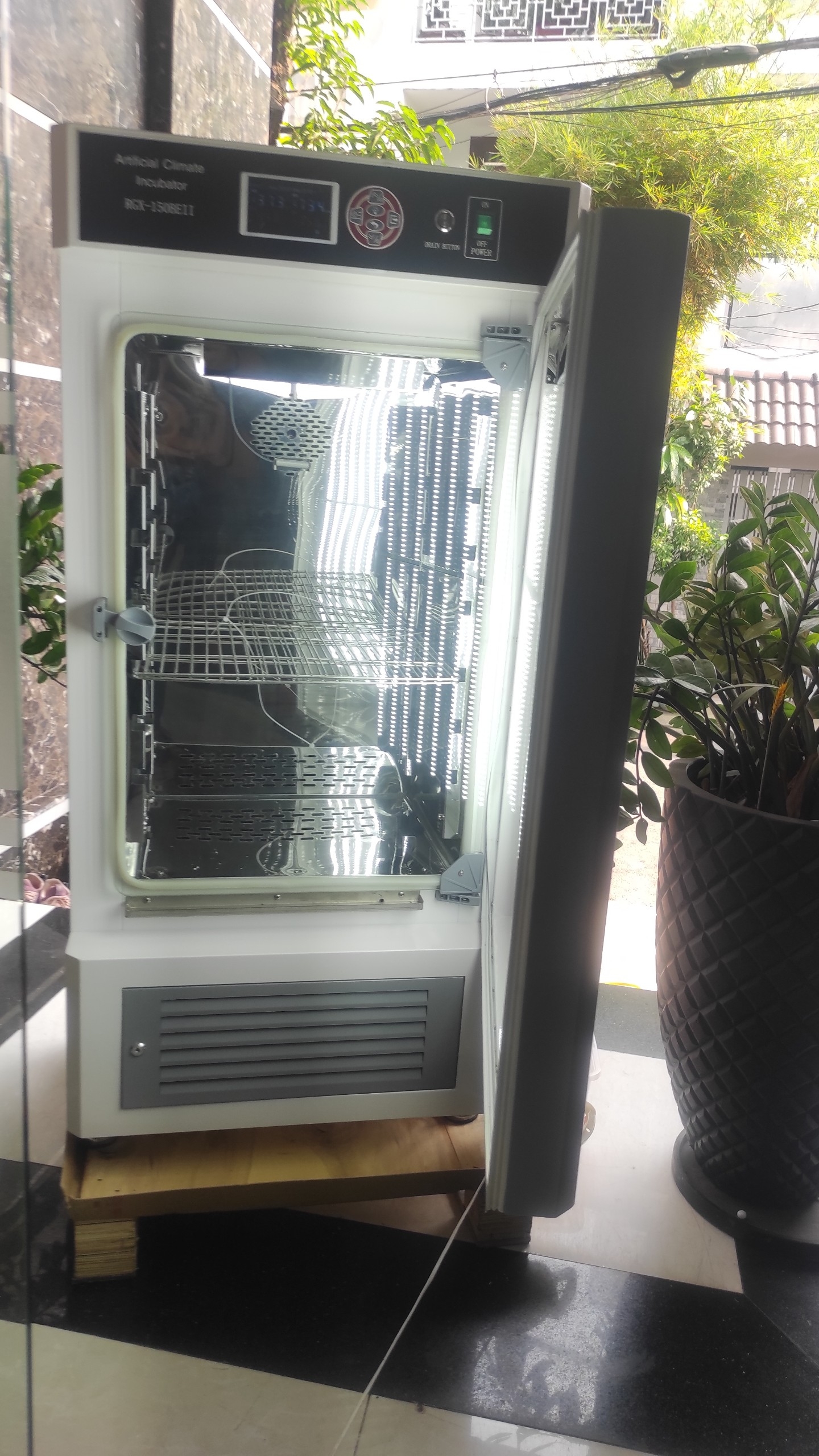 Tủ vi khí hậu – tủ sinh trưởng 450 lít (có ánh sáng) – tạo ẩm trong RGX-450BEII XINGCHEN