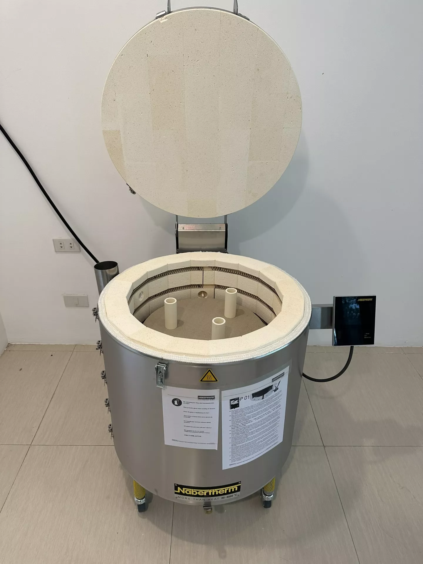 Lò nung gốm sứ 1320 độ C, 130 lít, 9kW, 3 pha TOP 130 (BĐK B500) Nabertherm