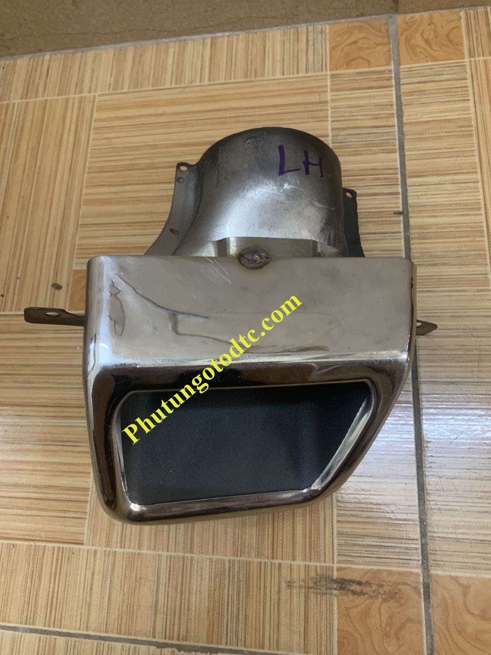 ỐP CHIA BÔ TRÁI  PEUGEOT 2008 ,ỐNG XẢ SAU TRÁI PEUGEOT 2008