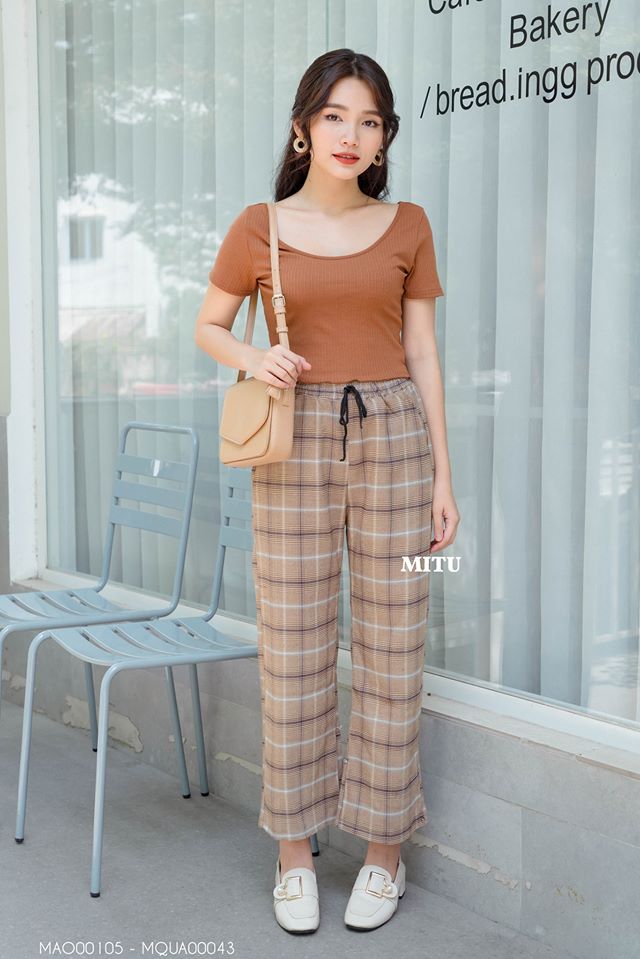 Áo Croptop thun gân nâu + Quần cullotes lưng thun nâu caro MQUA00043