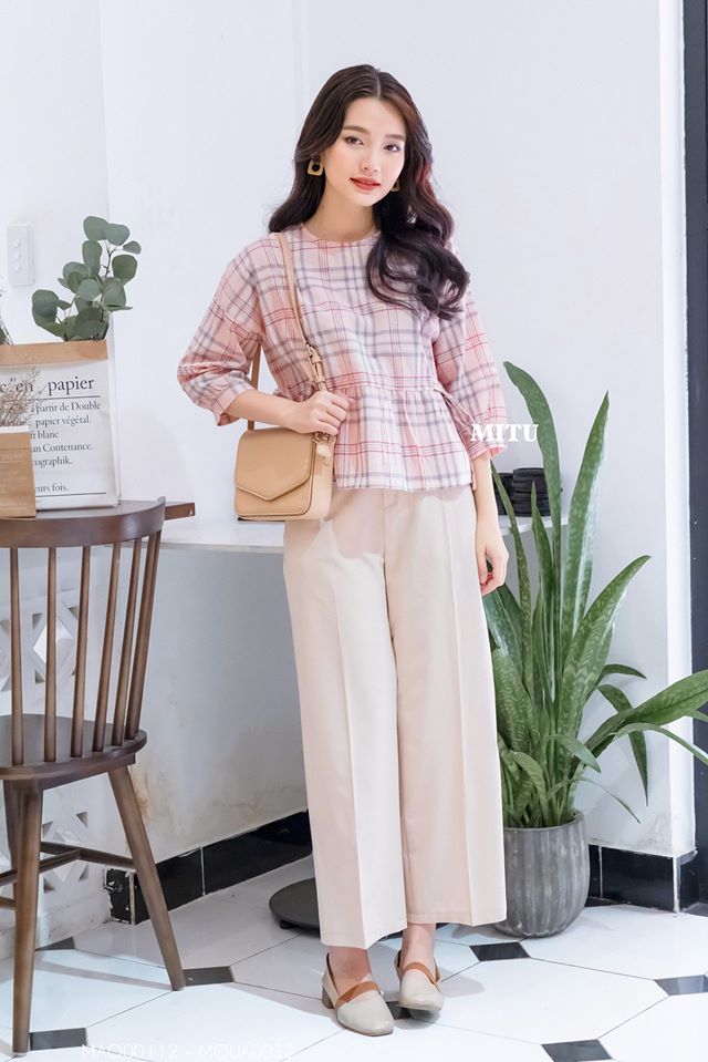 Áo nơ eo caro hồng + Quần cullotes cài nút kem MQUA00032