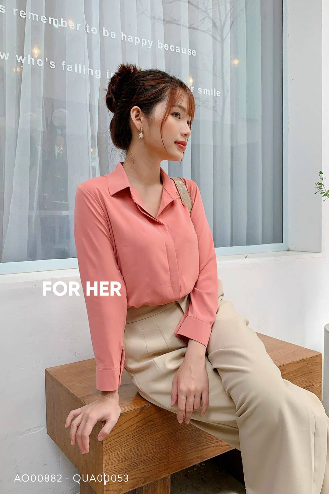 Áo giấu nút hồng đậm