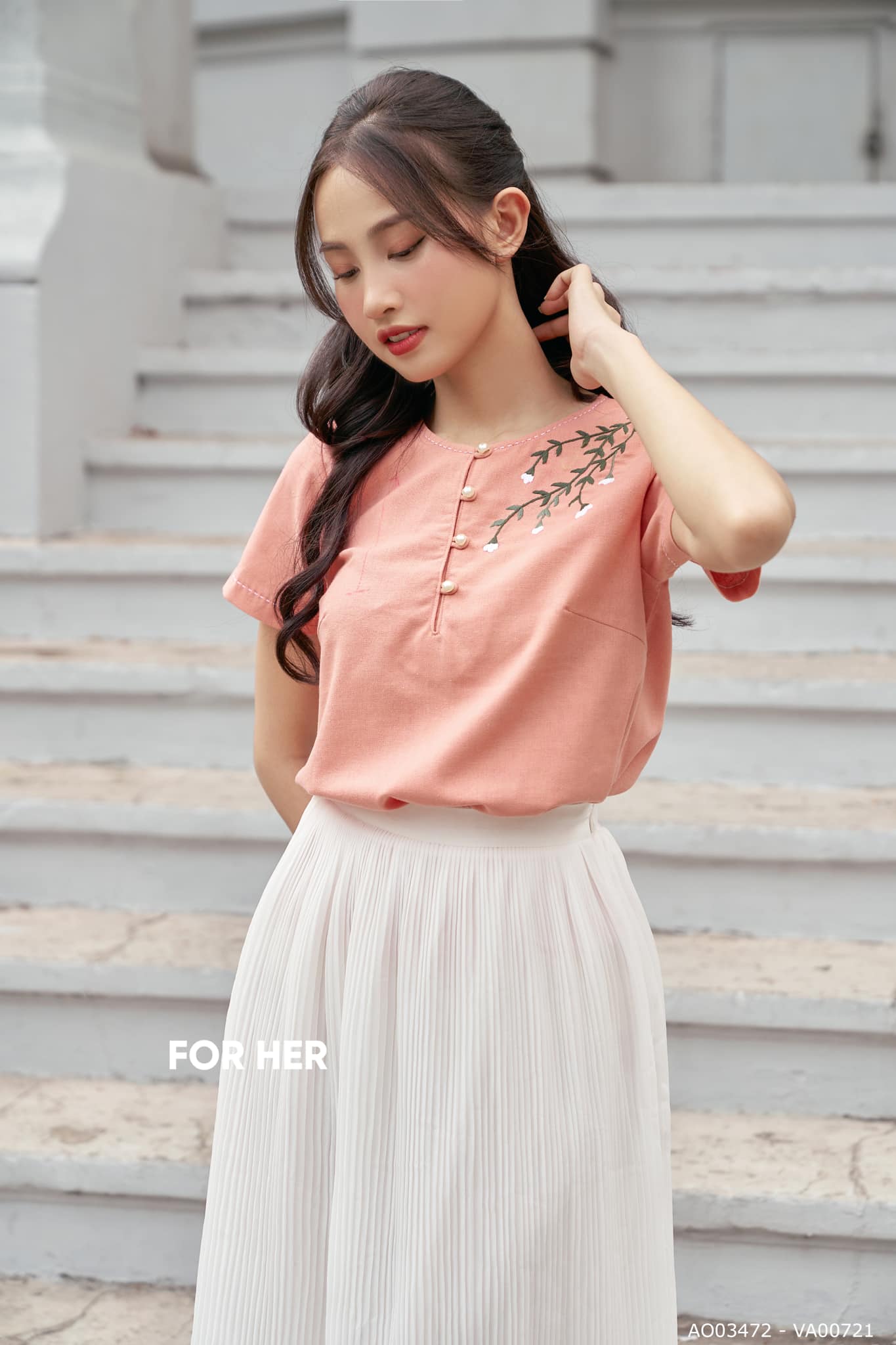 Áo thêu nút ngọc hồng