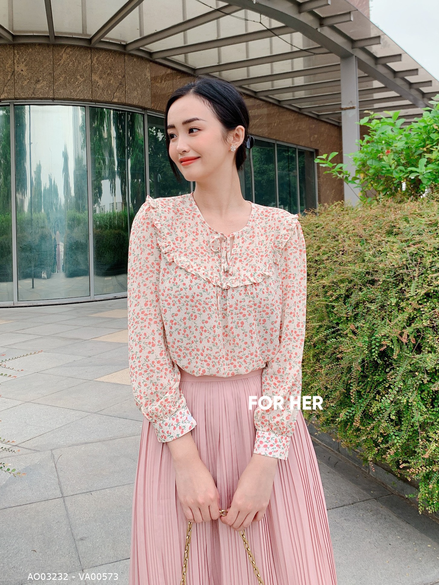 Áo bèo cổ trắng hoa cam