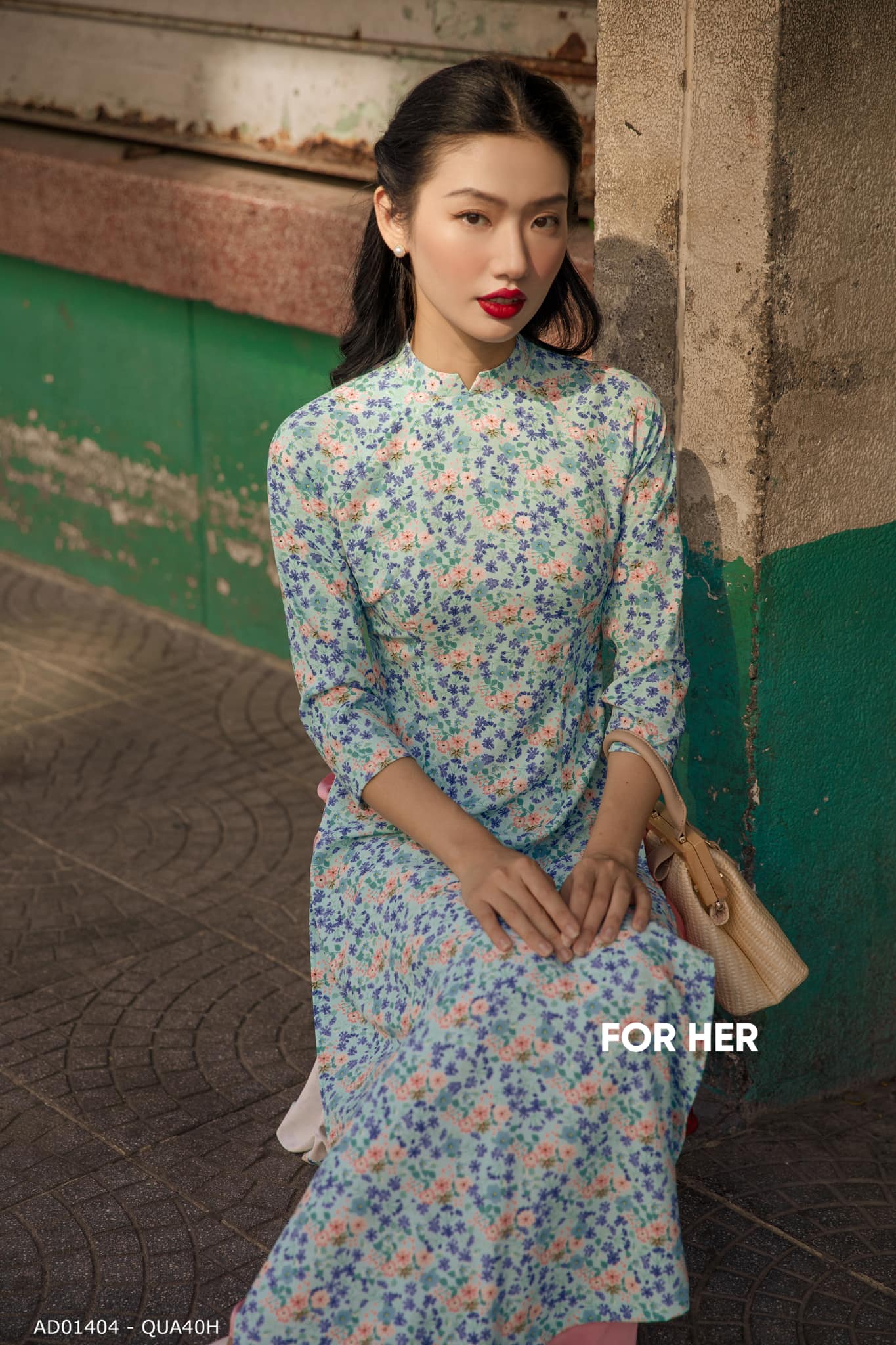 Áo dài xanh dương hoa hồng