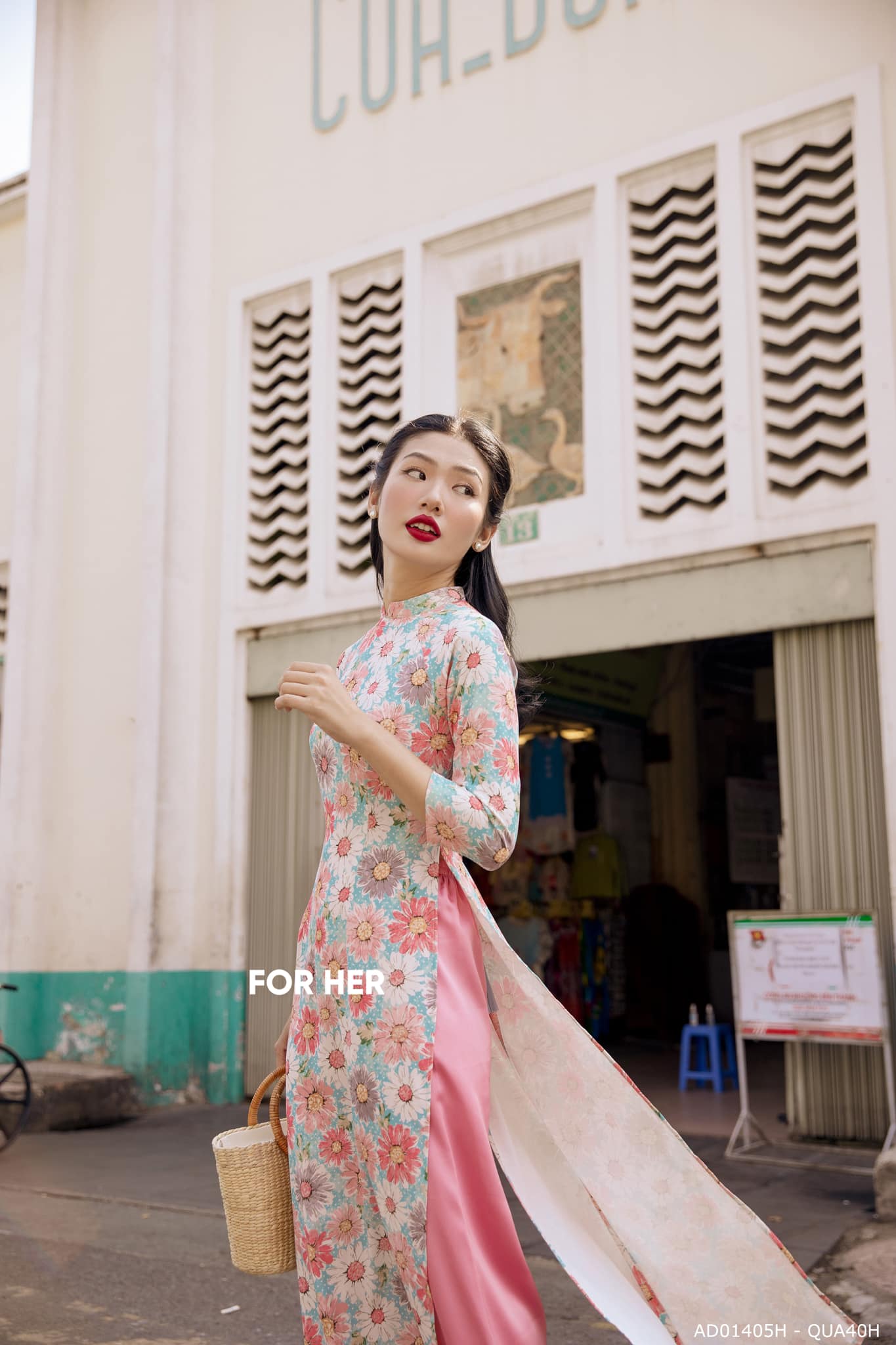 Áo dài xanh hoa cúc