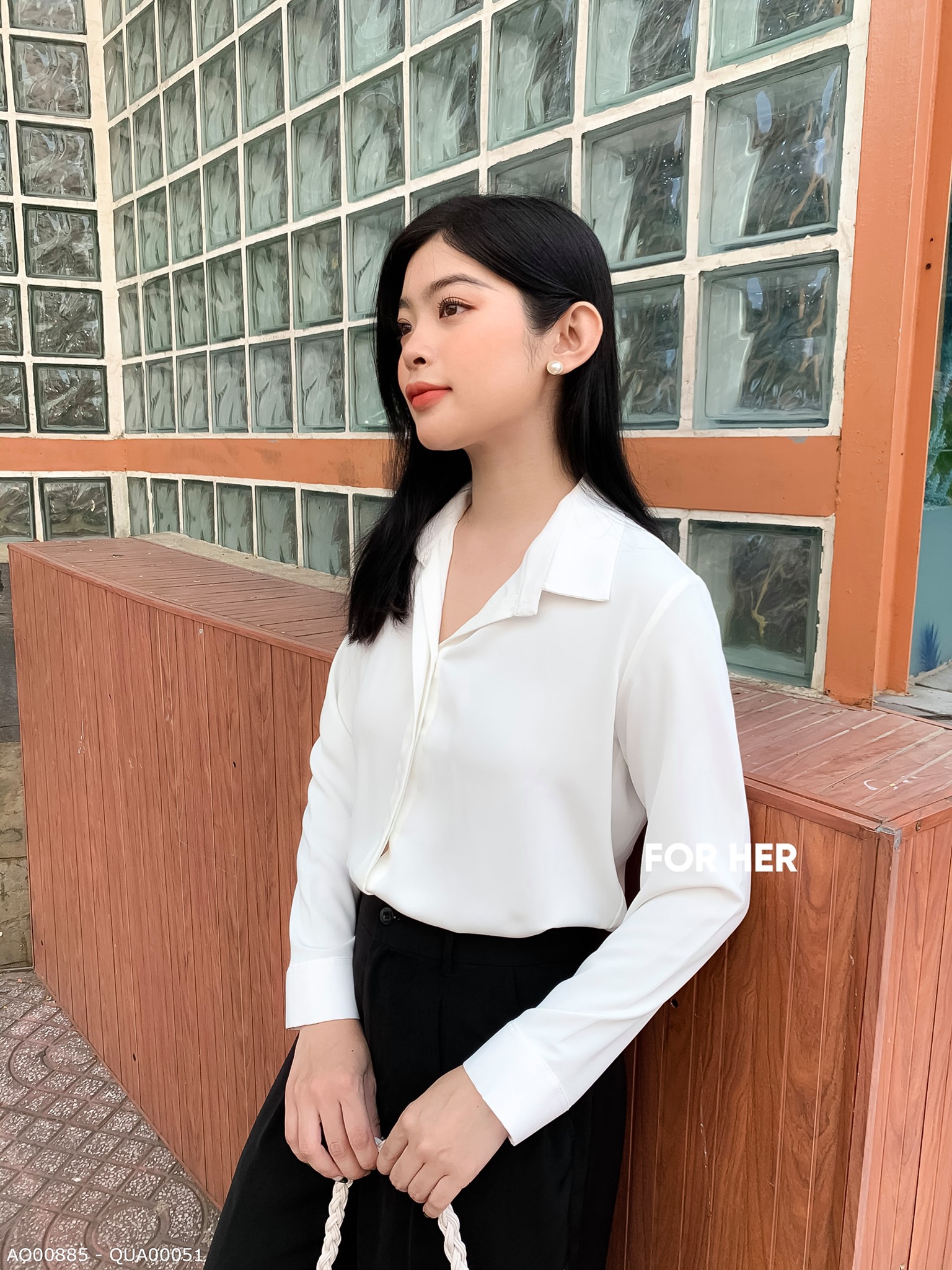 Áo giấu nút trắng