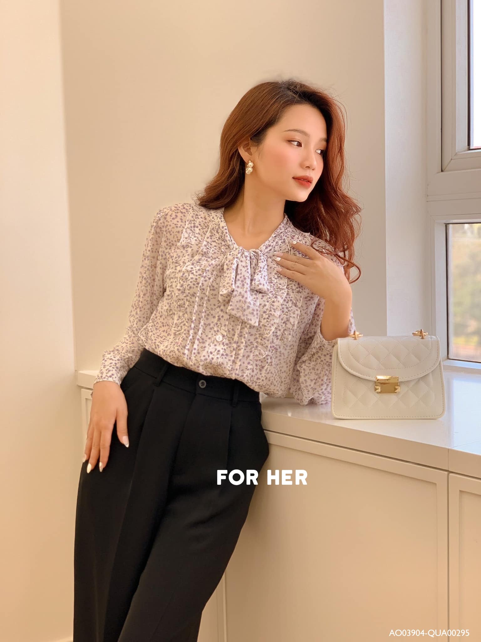 Áo sơ mi cột nơ trắng