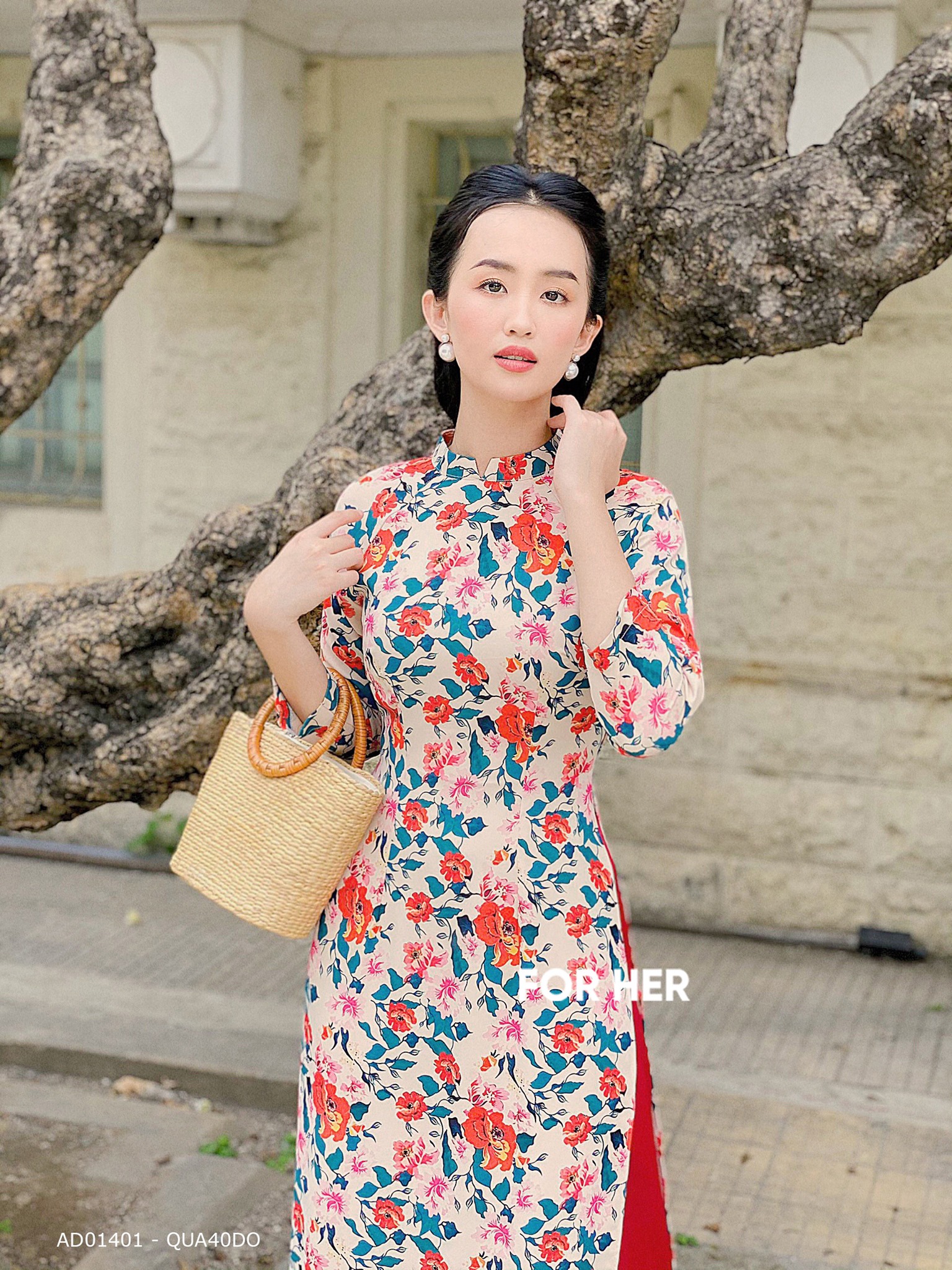 Áo dài kem hoa cam
