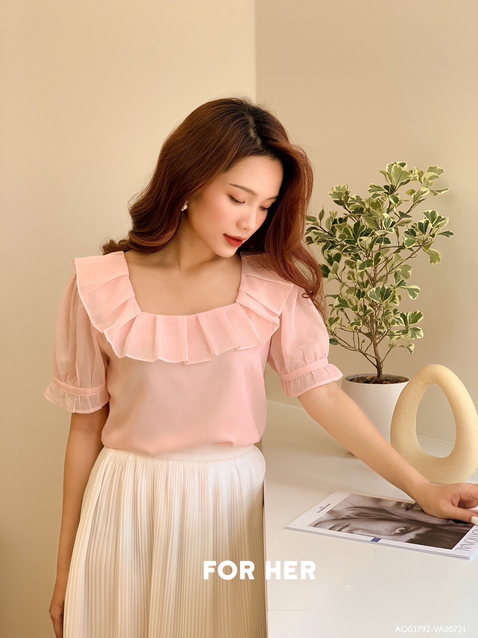 Áo cổ xếp ly tay nhún hồng