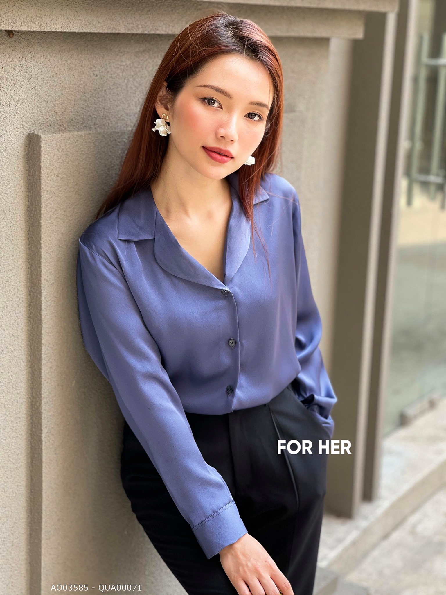 Áo sơ mi lụa xanh đậm