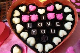 1484307761_socola-valentine-chu.jpg_crop261x174