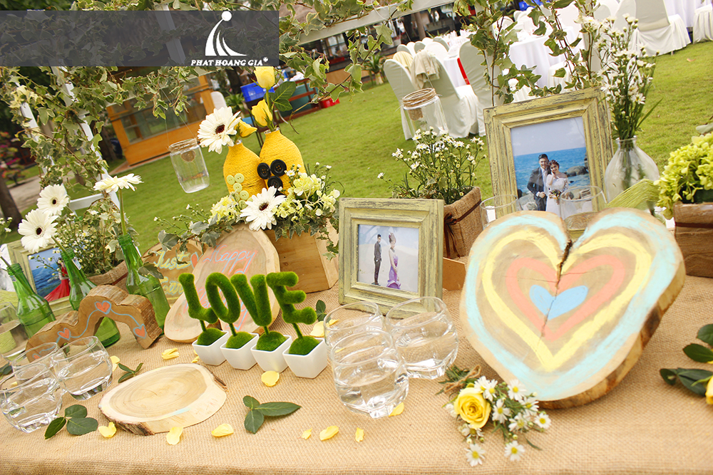 trang trí tiệc cưới ngoài trời