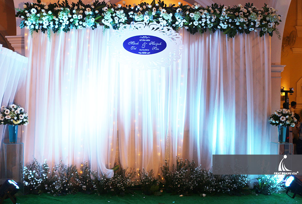 trang trí tiệc cưới ngoài trời