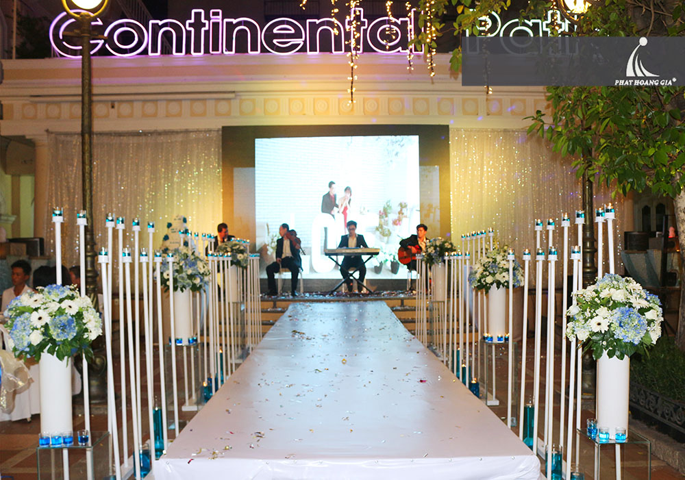 trang trí tiệc cưới ngoài trời