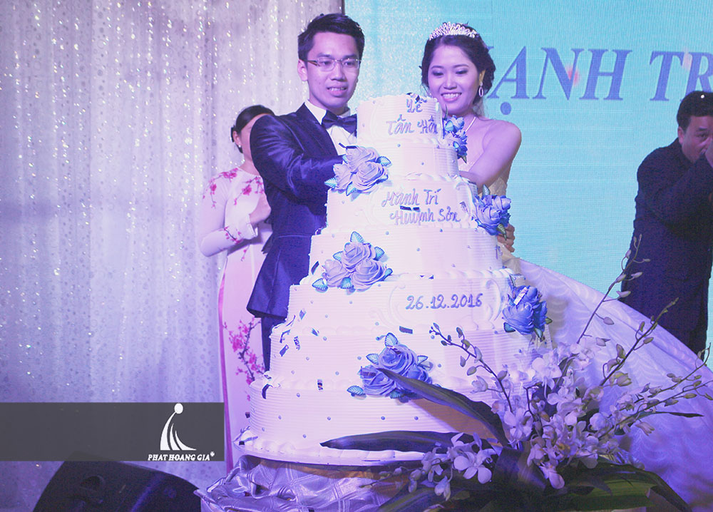 trang trí tiệc cưới ngoài trời