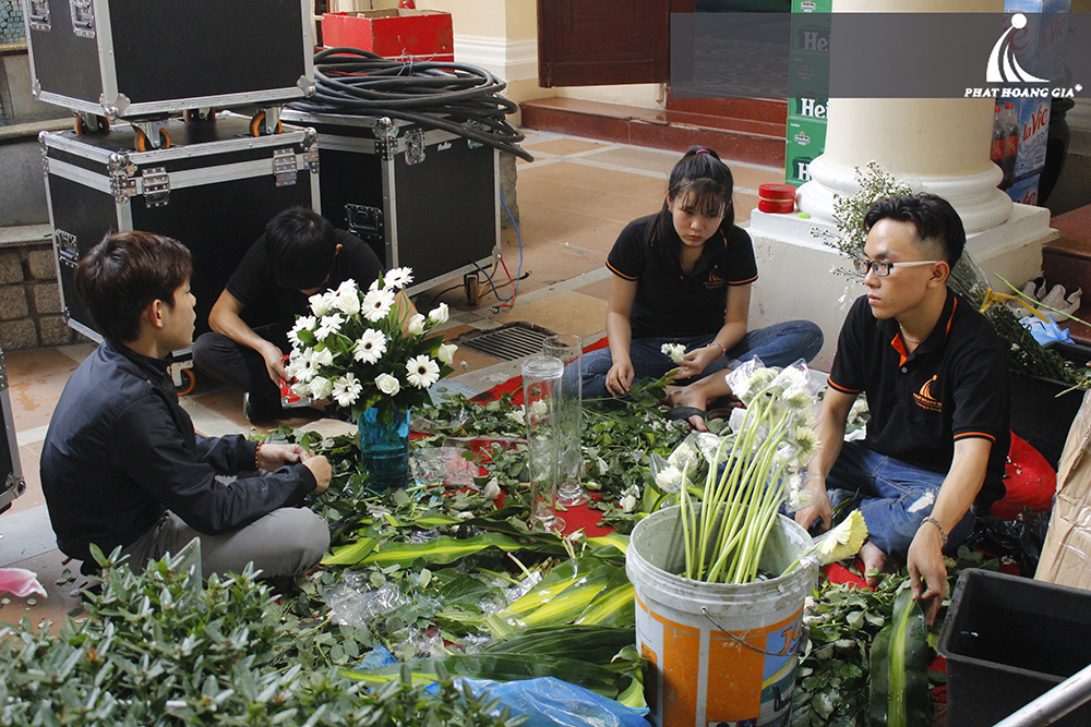 trang trí tiệc cưới ngoài trời