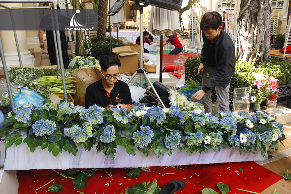 trang trí tiệc cưới ngoài trời