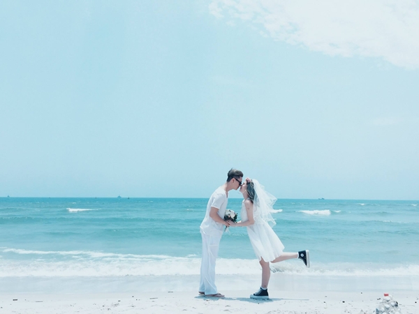 giày thể thao cho cô dâu