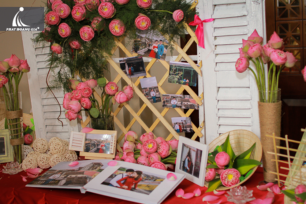 trang trí bàn gallery