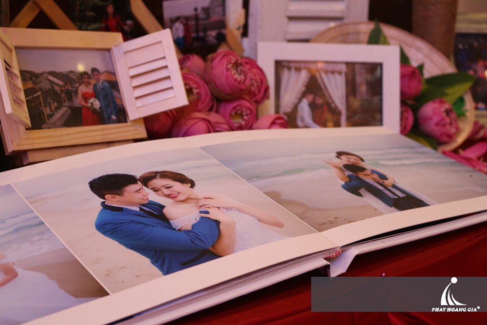 trang trí bàn gallery