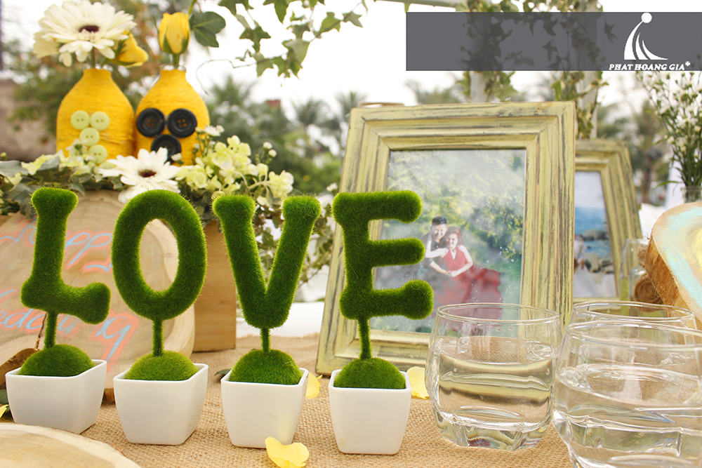 trang trí bàn gallery