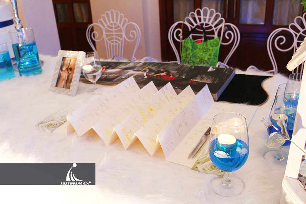 trang trí bàn gallery