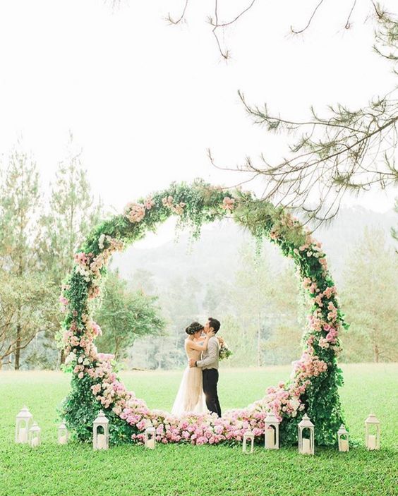 trang trí cưới vòng tròn