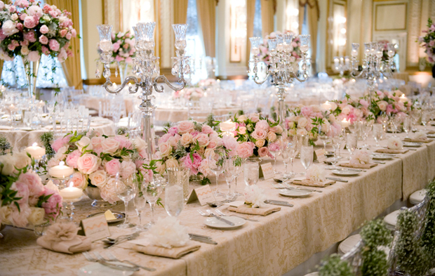 trang trí cưới bàn tiệc dài