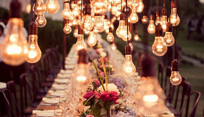 trang trí cưới tiệc bàn dài