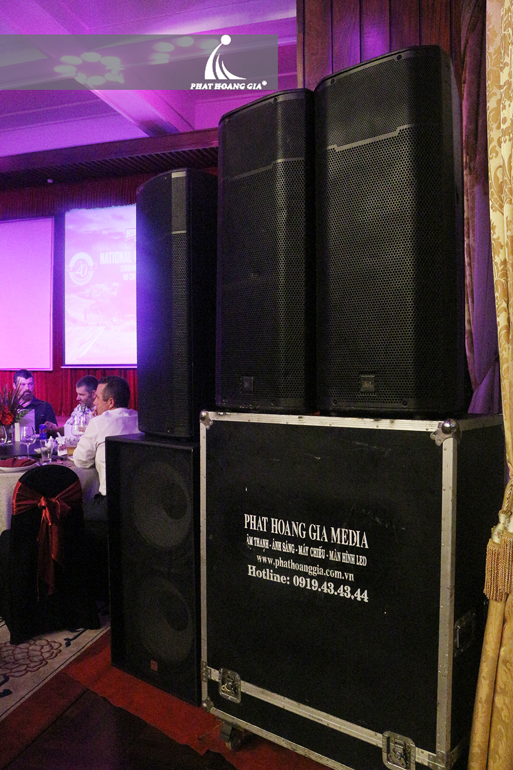 tổ chức tiệc cưới ngoài trời