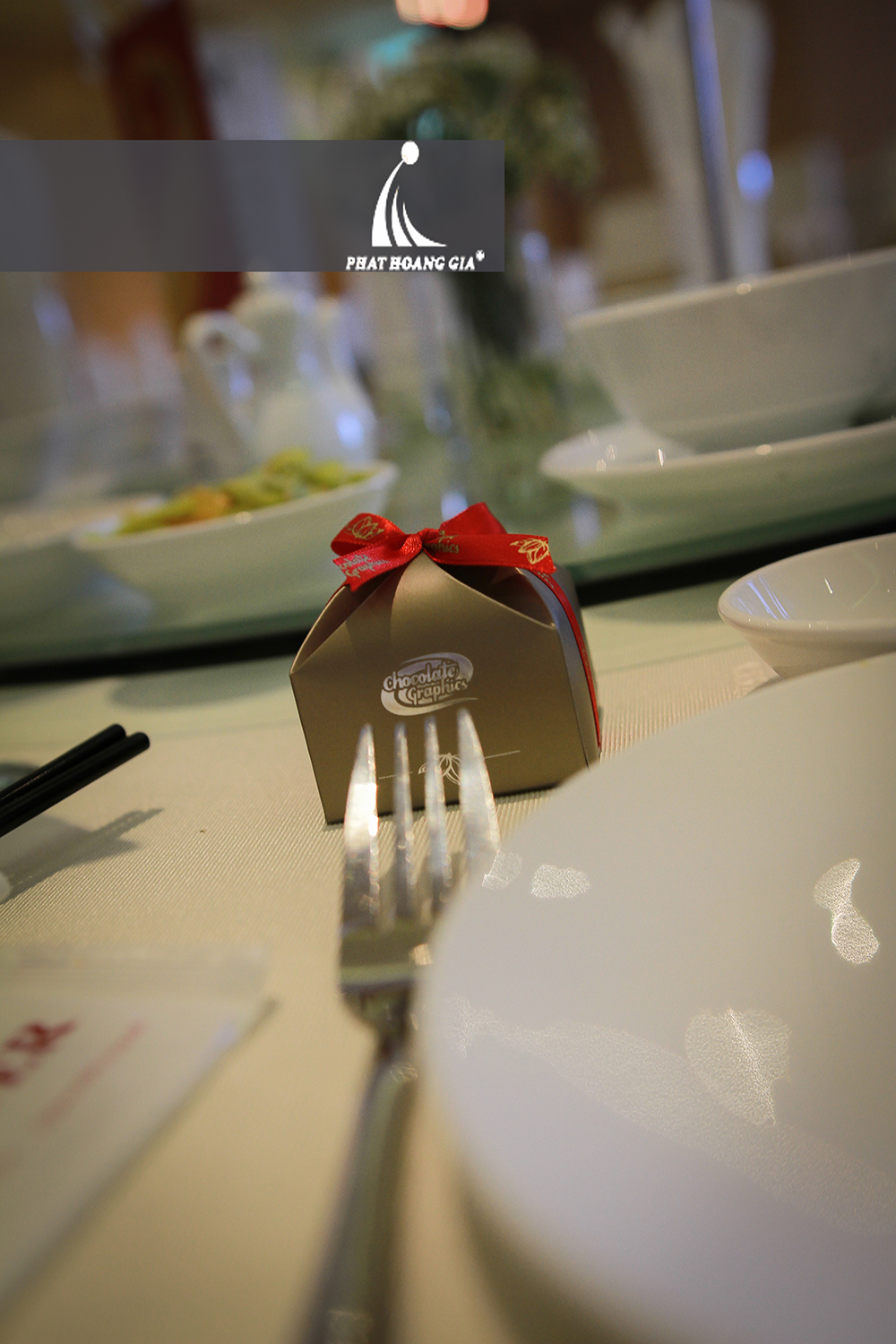 trang trí bàn tiệc cưới