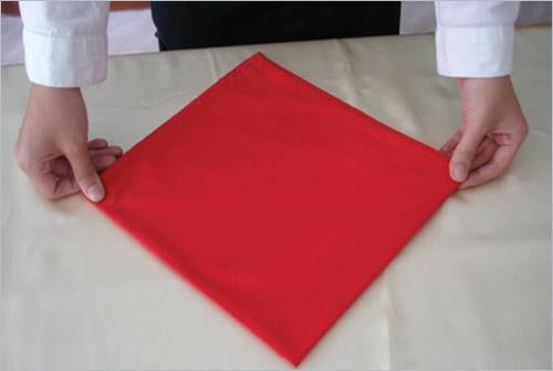 cách gấp khăn bàn tiệc
