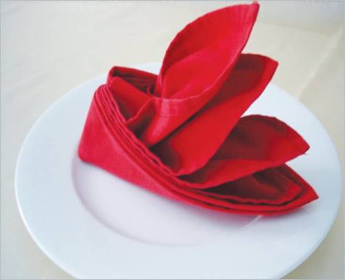 cách gấp khăn bàn tiệc