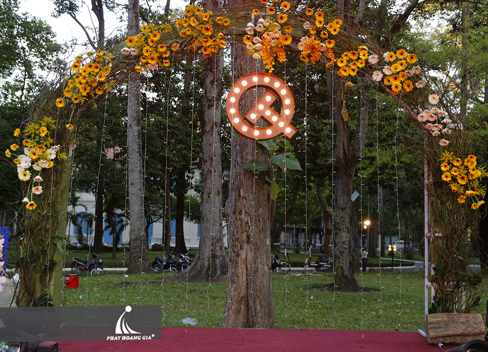 trang trí tiệc cưới trọn gói ngoài trời