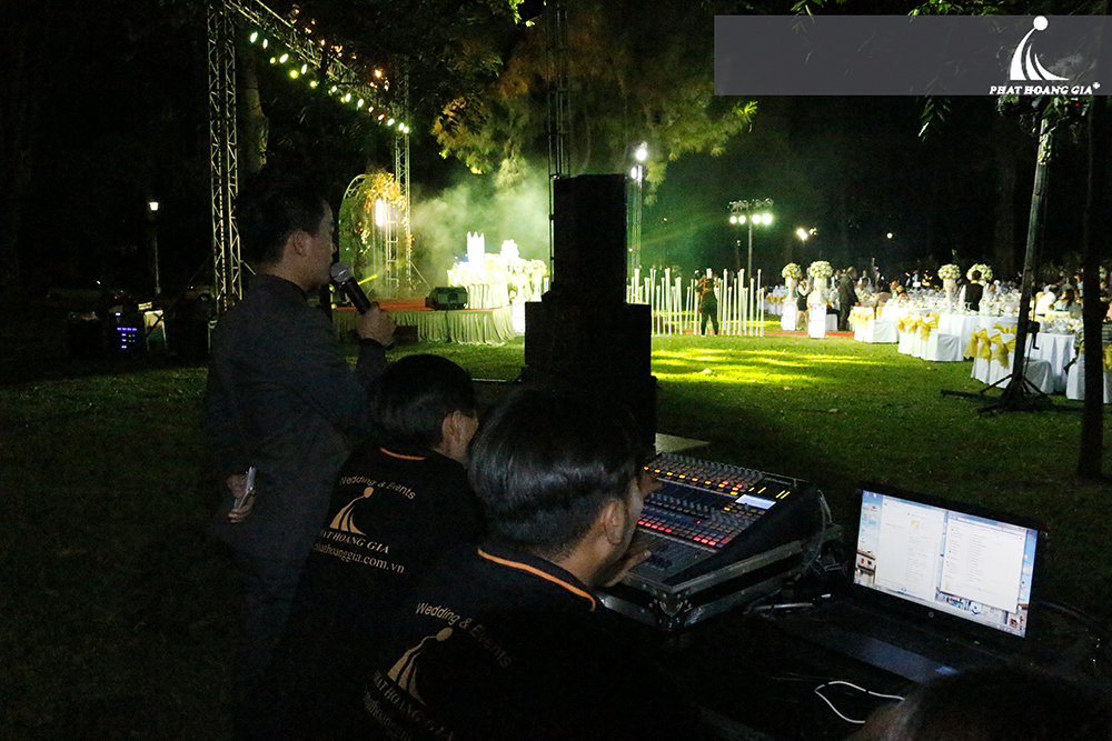 cung cấp âm thanh ánh sáng giá rẻ