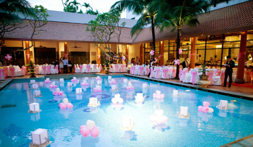 tổ chức tiệc cưới ngoài trời