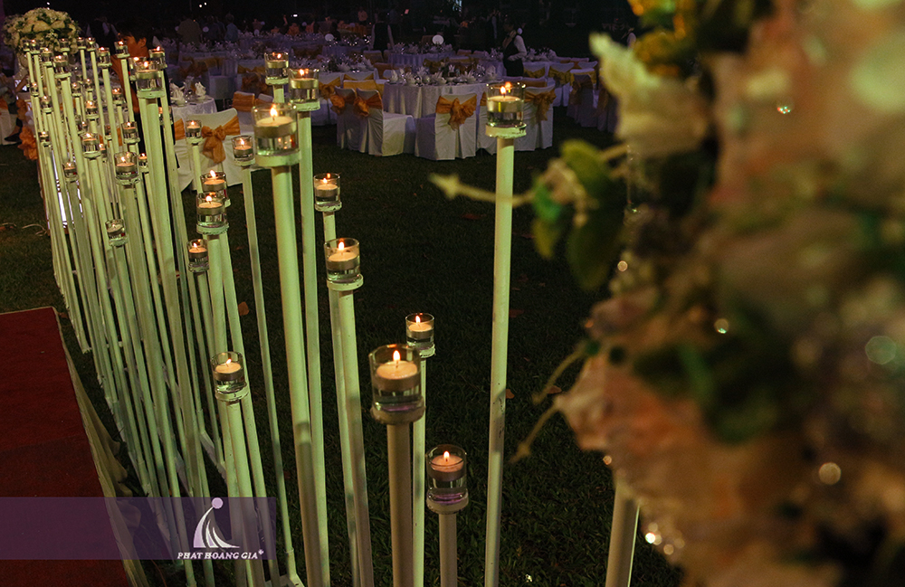 trang trí tiệc cưới trọn gói ngoài trời